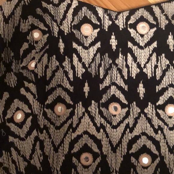 Black embroidered mirror crop top - Picture 3 of 6